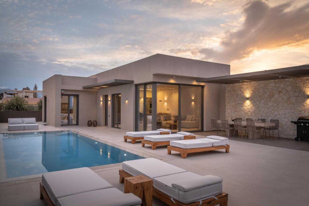 Athina Luxury Villa, With Pool & Walk To The Beach, By Thinkvilla Chania  Luaran gambar